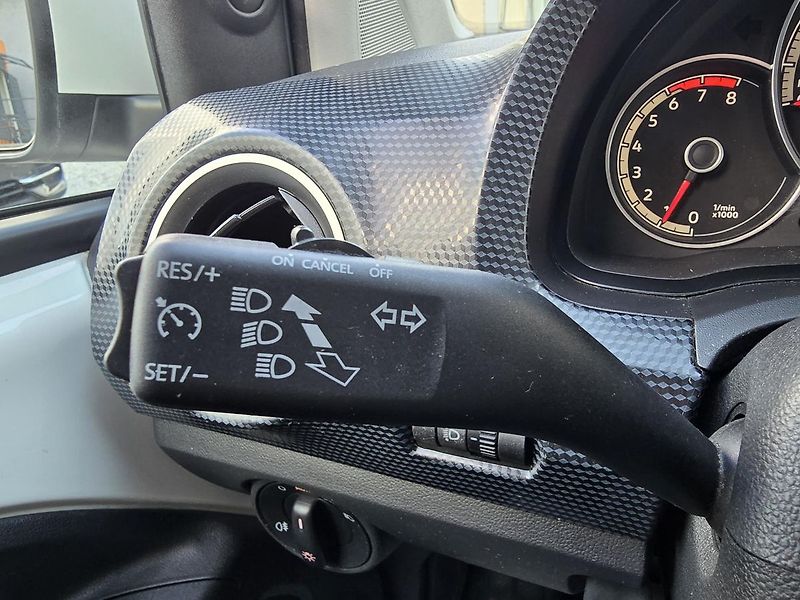 Volkswagen up! CNG KAMERA + DIGIKLIMA ČR - fotka 15 z 25