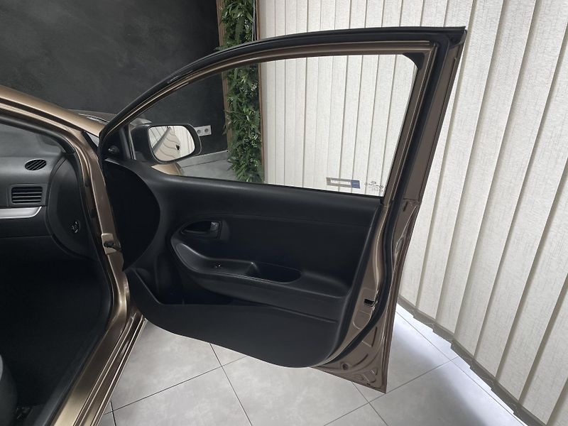 Kia Picanto 1.0 i ČR KLIMA 2xKOLA  - fotka 12 z 22