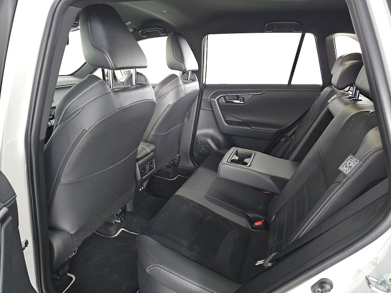 Toyota RAV4 (2025) 2.5HEV 222k 4X4 GR SPORT - fotka 7 z 32