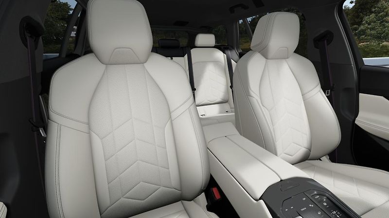 BMW Řada 5 550e xDrive Touring - fotka 11 z 14