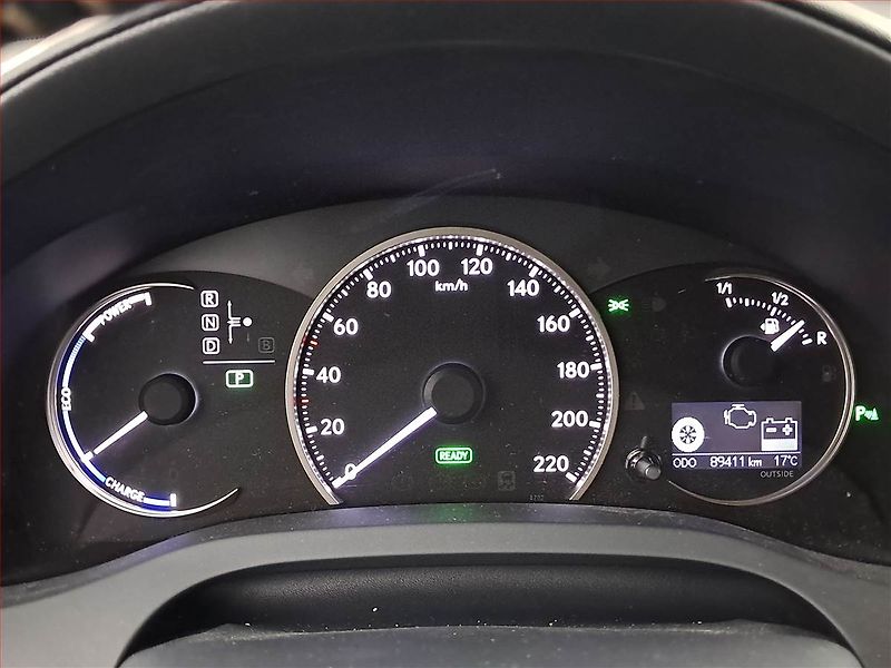 Lexus CT 200h (2016) 200h, Automat, Navi, Tempomat - fotka 11 z 23