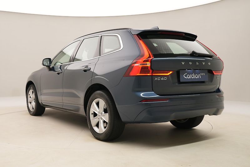 Volvo XC60 B5 AWD CORE AUT CZ - fotka 10 z 54