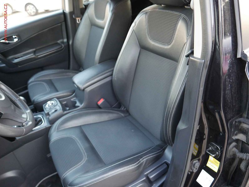 Renault Koleos (2013) 2.0 DCi 4x4, Navi, výhřev - fotka 9 z 16