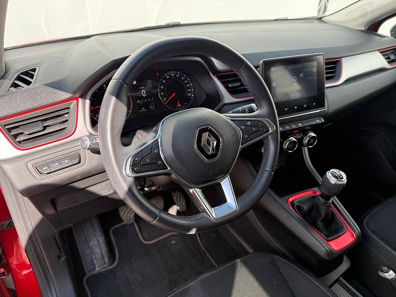 Renault Captur (2020) 1.0 TCe 74 kW Intens - fotka 8 z 23