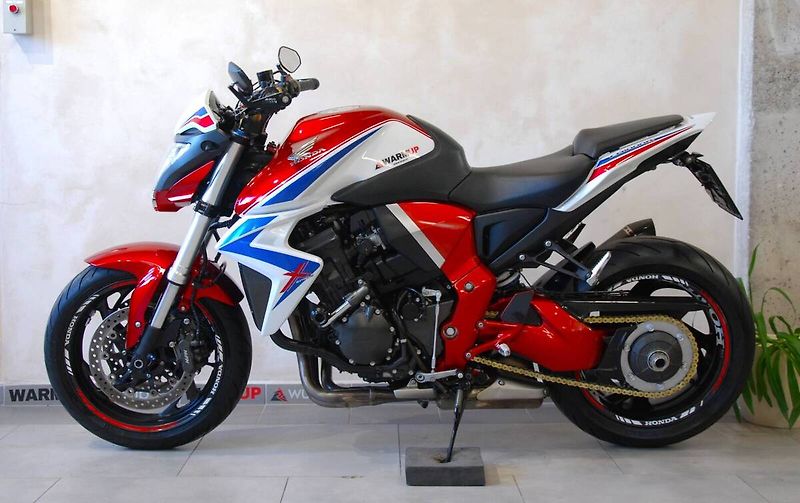 Honda CB 1000 R (2014) krásný stav, akrapovič - fotka 15 z 20