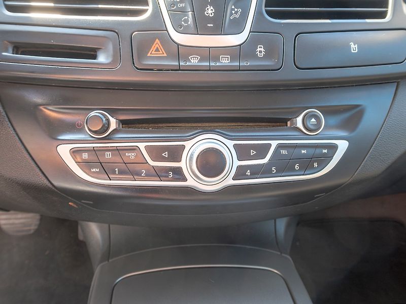 Renault Laguna (2013) 2.0DCI 96KW – NAVIGACE - fotka 24 z 40