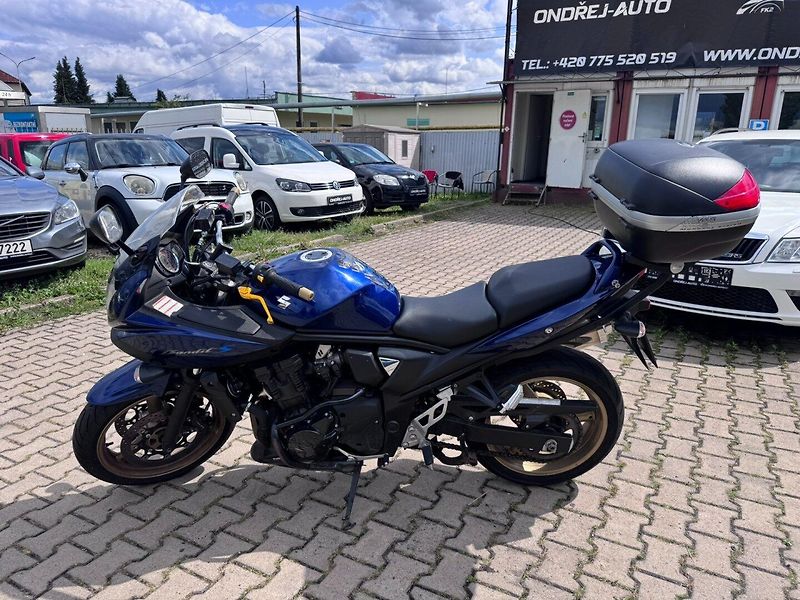 Suzuki GSF 650 S Bandit (2010) 650 CCM 62 KW 3. MAJITEL - fotka 2 z 25