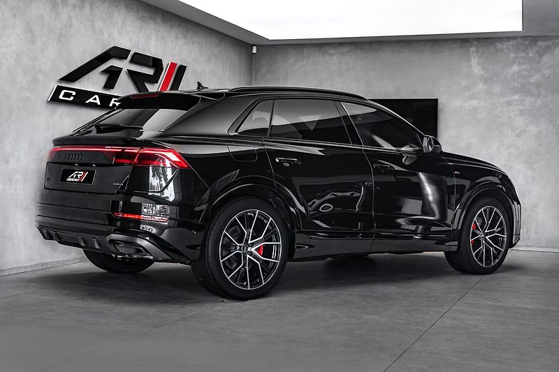 Audi Q8 50TDI FL S-line Laser B&O - fotka 5 z 11