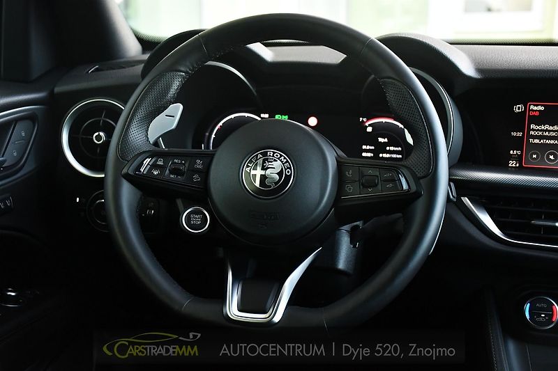 Alfa Romeo Stelvio 2,2 D 16V 210k Veloce AT8-Q4 - fotka 27 z 55
