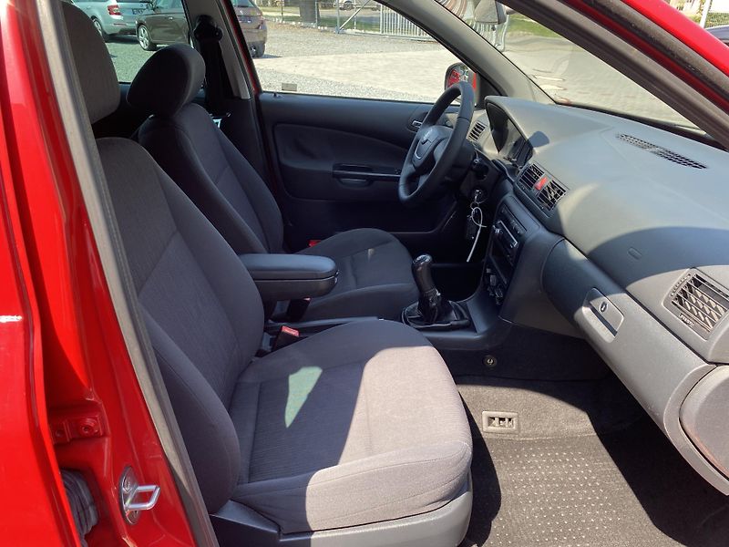 Škoda Octavia 1.6MPI 75kW-1xMAJ.-KLIMATIZACE - fotka 27 z 30