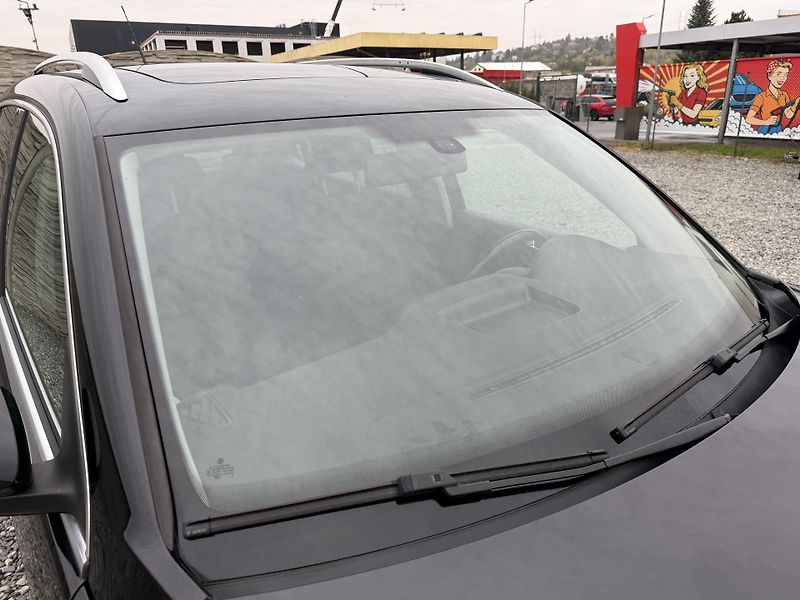 Volkswagen Tiguan 140PS 4x4 DSG PANORAMA - fotka 66 z 158