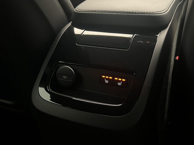 Volvo V90 T6 AWD DARK PLUS AUT - fotka 20 z 47