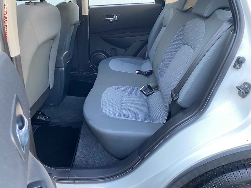 Nissan Qashqai (2010) 1.6, Visia, +kola - fotka 11 z 16