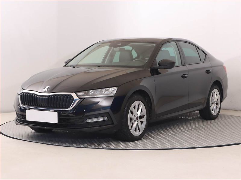 Škoda Octavia (2022) Ambition Plus 1.0 TSI e-tec - fotka 2 z 24