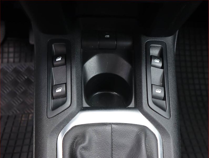 Citroën C-Elysée (2018) 1.2 PureTech, Serv.kniha - fotka 13 z 17