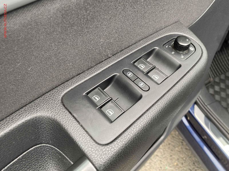 Volkswagen Sharan (2014) 2.0 TDI, Xenon, autoAC - fotka 13 z 16