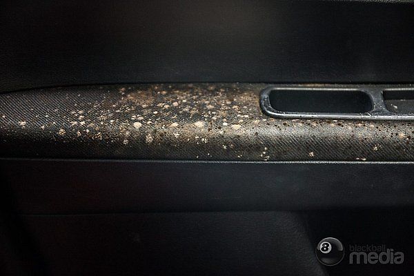 Brit nabízí Peugeot 307 zdarma, je nechutně zaneřáděný.
