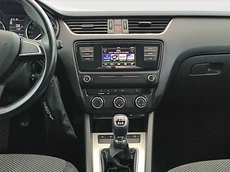 Škoda Octavia (2015) Ambition Plus 1.6 TDI 4x4 - fotka 12 z 14