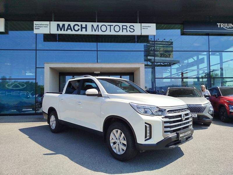 SsangYong Musso Grand Style 2,2 AWD M6 + rolet - fotka 8 z 25