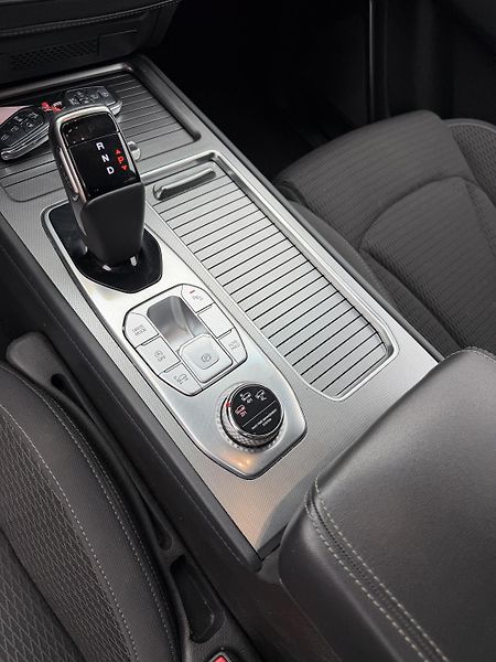 SsangYong Rexton 2,2D 148kW 4x4 7míst  závěs  - fotka 15 z 18