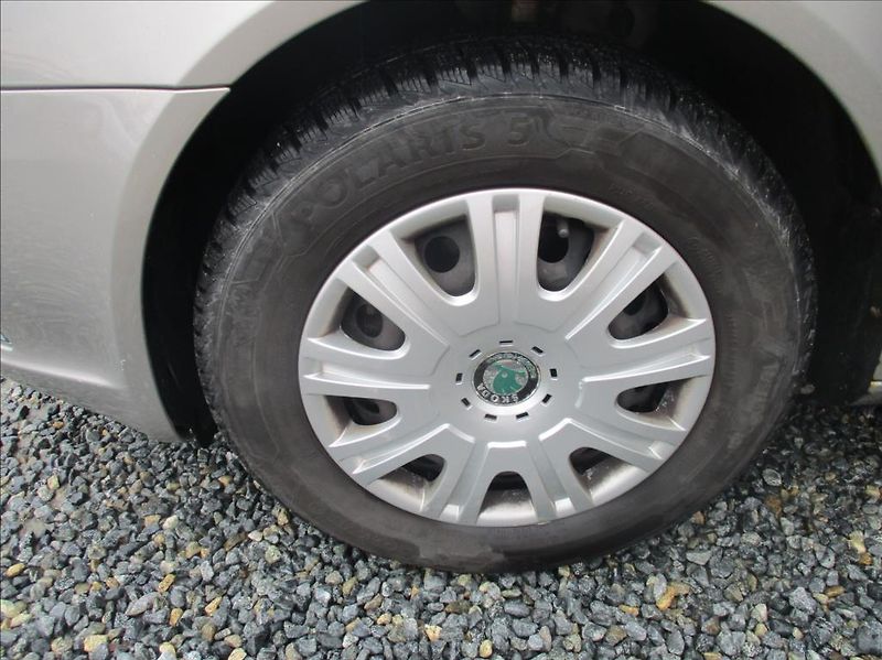 Škoda Octavia 1,6 TDI, klima, tažné zař. - fotka 23 z 25