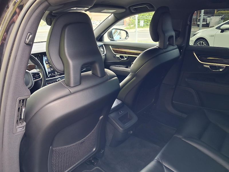Volvo V90 (2017) 2,0 D5 173kw SERVISKA TOP STAV - fotka 15 z 51