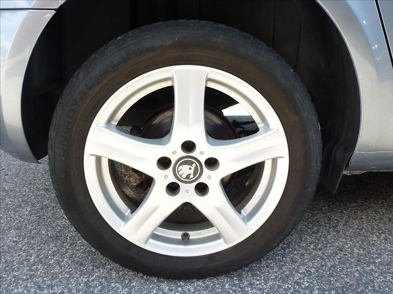 Škoda Roomster 1,9 TDI -  BEZ KOROZE !!!!!!! - fotka 45 z 54