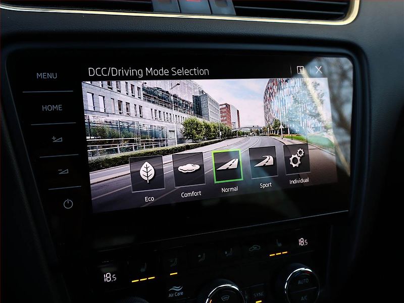 Škoda Octavia (2019) Laurin&Klement 2.0 TDI, 4X4 - fotka 17 z 20