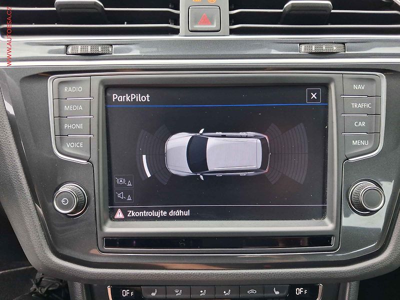 Volkswagen Tiguan (2016) 2.0 TDi, Highline, DSG, LED - fotka 17 z 17