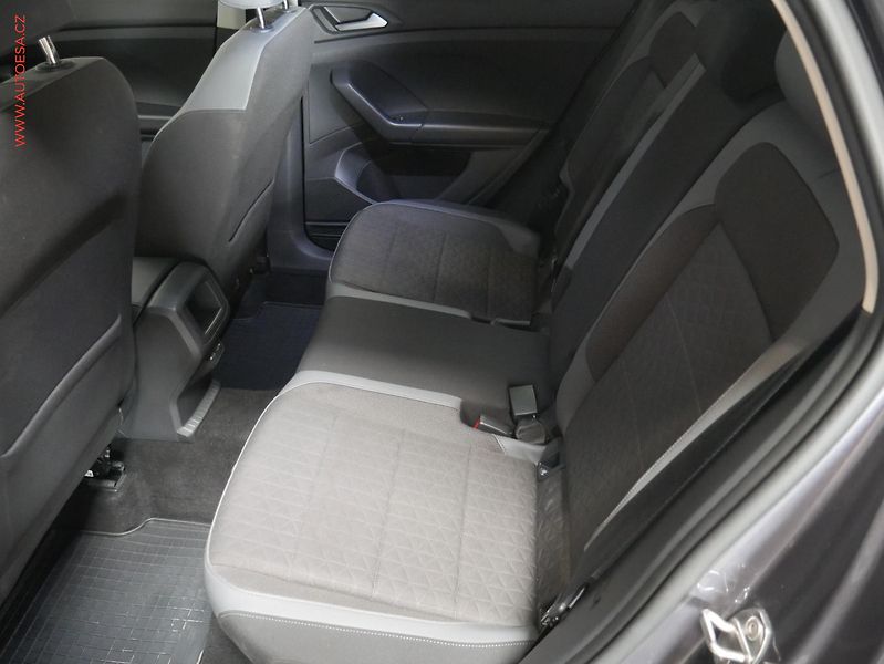 Volkswagen T-Cross (2023) 1.0 TSi, 2.maj,ČR, Style, LED - fotka 10 z 20