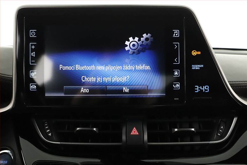 Toyota C-HR (2018) 1.8 Hybrid - fotka 14 z 18