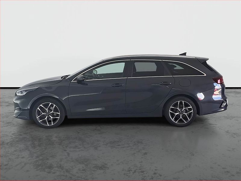 Kia Ceed (2023) Top 1.5 T-GDI, ČR,1.maj - fotka 3 z 17