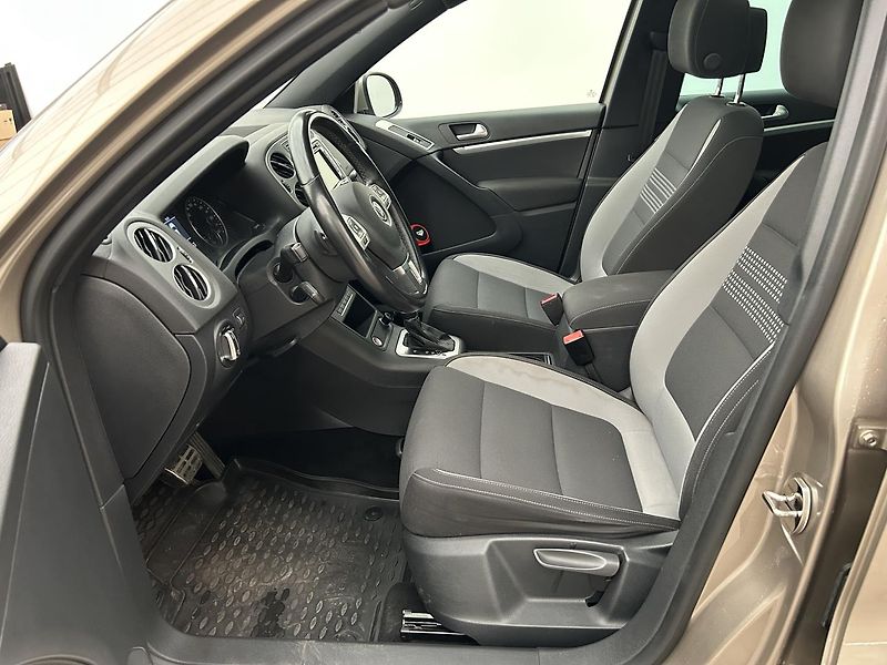 Volkswagen Tiguan 2.0 TDI 4x4 LIFE - fotka 22 z 29
