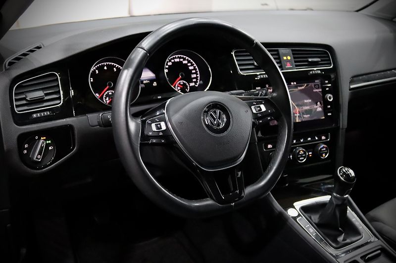 Volkswagen Golf 7 FL 1.4 TSI 110 kW Highline - fotka 12 z 35