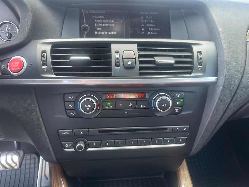 BMW X3 (2010) 135KW, XDRIVE 20D - fotka 16 z 28