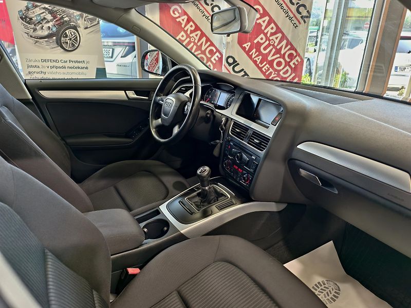 Audi A4 2.0 TDi 105kW BIXENONY, PDC - fotka 8 z 19