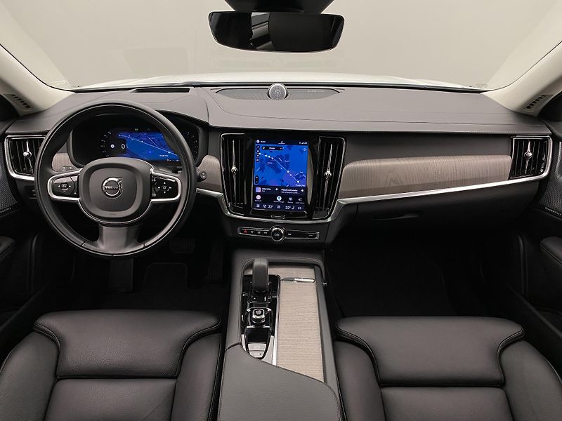 Volvo V90 CC B4 AWD MOMENTUM AUT - fotka 2 z 65