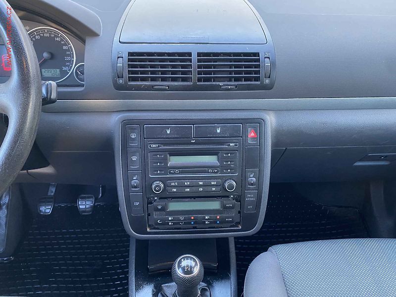 Volkswagen Sharan (2006) 1.9 TDi, Trendline - fotka 12 z 14
