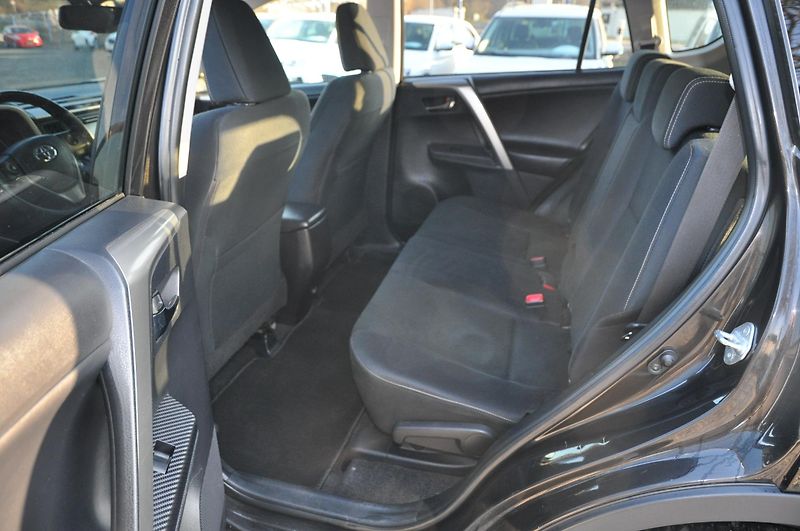Toyota RAV4 2.0D-4D 91kW 4x4  - fotka 7 z 13