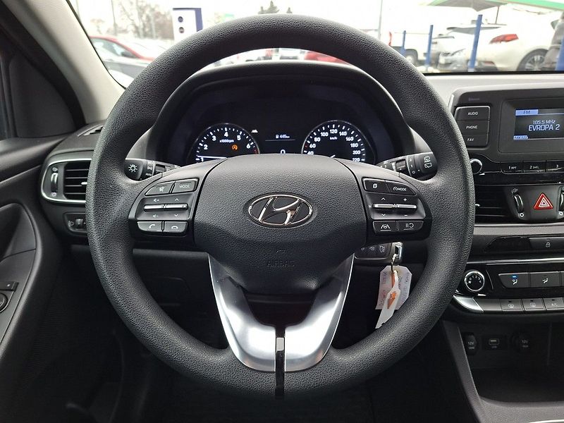 Hyundai i30 1,0 TGDI 120k M6 - fotka 15 z 19