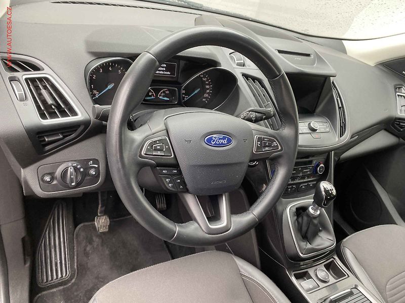 Ford Kuga (2019) 1.5 EB, Titanium, TZ, navi - fotka 12 z 17