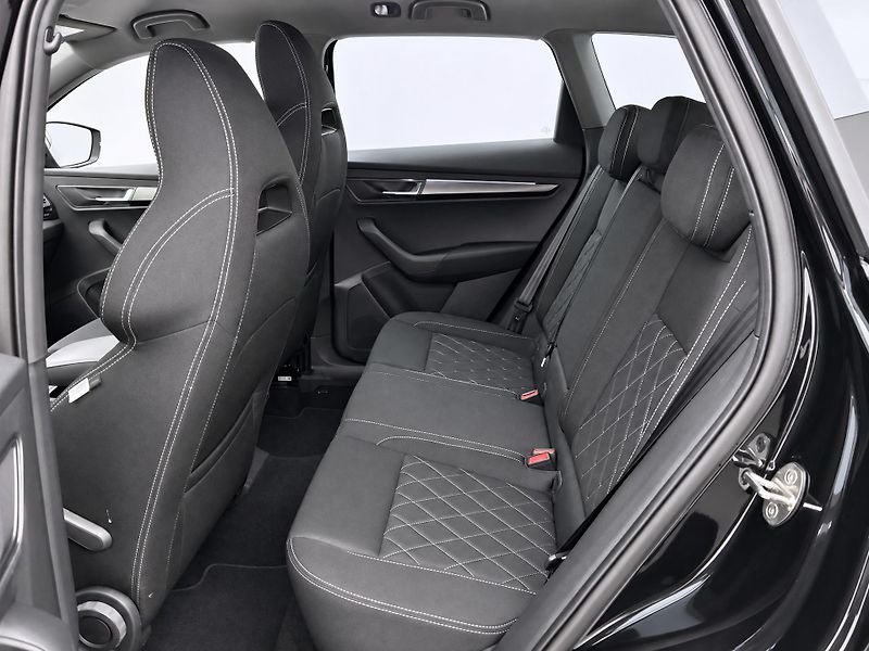 Škoda Karoq 2,0 TSI 140kW DSG 4x4 Sportlin - fotka 13 z 27
