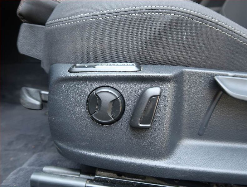Volkswagen Passat (2019) 2.0 TDI, Navi, Tempomat - fotka 18 z 20
