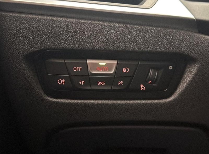 BMW i4 M50 xDrive GC 360k HuD Laser - fotka 27 z 32
