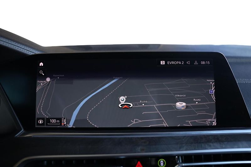 BMW X5 xDrive 40i - fotka 15 z 29