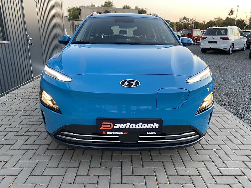 Hyundai Kona ELECTRIC 100kW- VÝHŘEV SEDAČEK - fotka 7 z 43