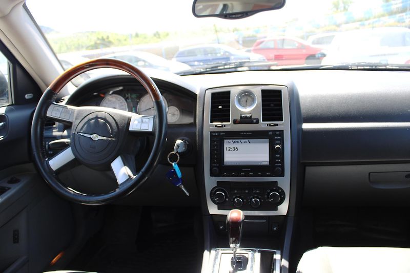 Chrysler 300C (2005) 3,5i KŮŽE ZAMLUVENO - fotka 15 z 16