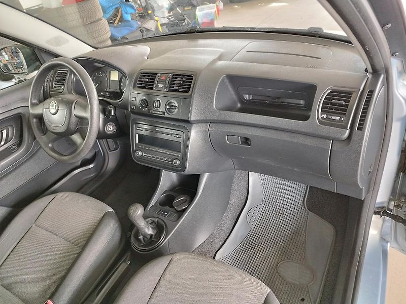 Škoda Fabia (2010) 1,2TSI,63KW,KLIMA,SER.KNIHA - fotka 13 z 21