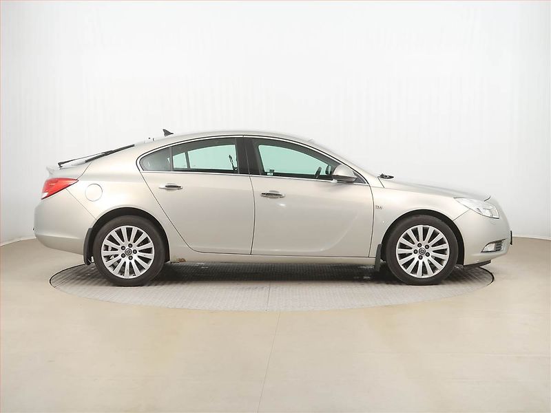 Opel Insignia (2010) 2.0 CDTI, po STK - fotka 6 z 12