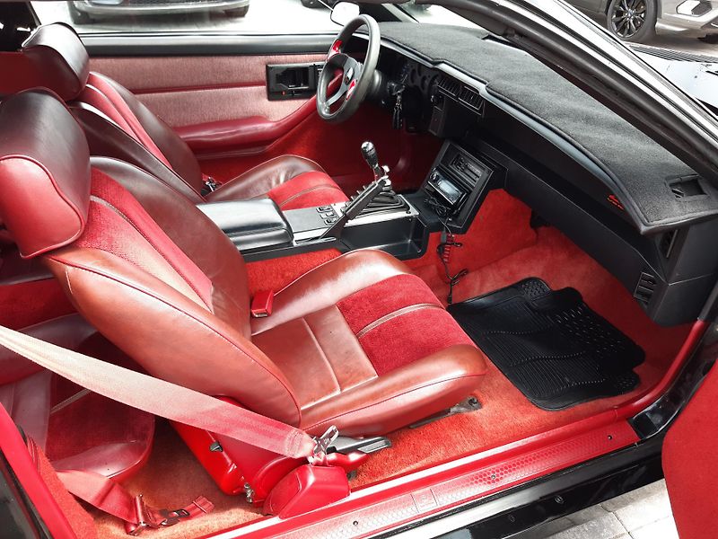 Chevrolet Camaro (1989) Z28 5,0V8 ConvertibleREZERVACE - fotka 14 z 28